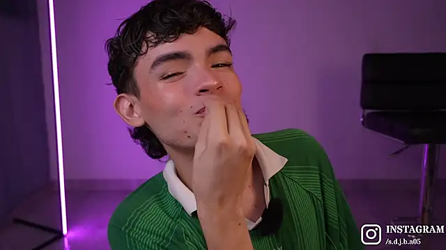 Snapshot of Angelo_018 chatting on 02-28-26, 04:13 Angelo 018 online show from 02-28-26, 04:13