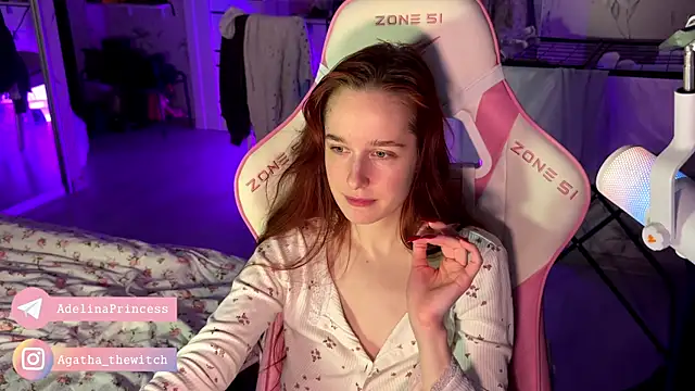 Snapshot of pearl_princess_ chatting on 02-28-25, 02:20 pearl princess online show from 02-28-25, 02:20