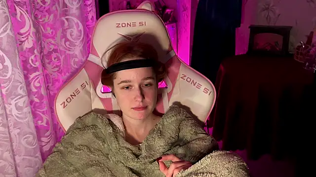 Snapshot of pearl_princess_ chatting on 10-15-25, 11:05 pearl princess online show from 10-15-25, 11:05