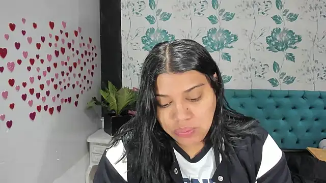 Snapshot of LindaBreeS chatting on 02-03-25, 01:51 LindaBreeS online show from 02-03-25, 01:51