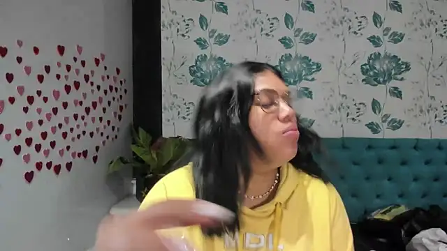 LindaBreeS online show from 02-04-25, 01:27