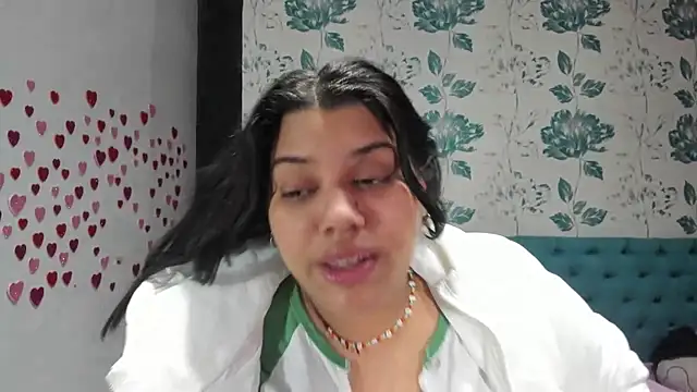 Snapshot of LindaBreeS chatting on 03-08-25, 08:14 LindaBreeS online show from 03-08-25, 08:14