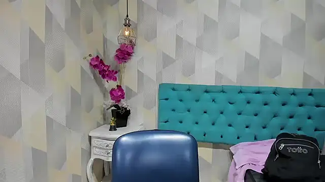 Snapshot of LindaBreeS chatting on 10-01-25, 03:18 LindaBreeS online show from 10-01-25, 03:18