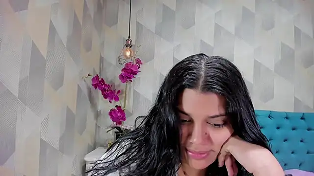 Snapshot of LindaBreeS chatting on 10-09-25, 02:04 LindaBreeS online show from 10-09-25, 02:04