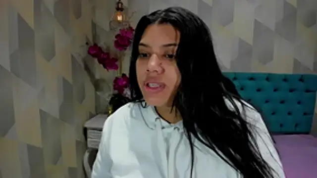 Snapshot of LindaBreeS chatting on 10-27-25, 01:15 LindaBreeS online show from 10-27-25, 01:15