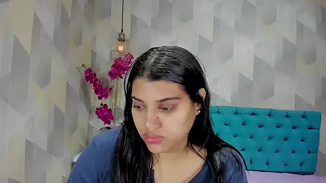 LindaBreeS online show from 10-31-25, 01:45