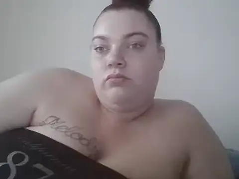 Snapshot of lolabun247 chatting on 12-09-24, 10:41 lolabun247 online show from 12-09-24, 10:41