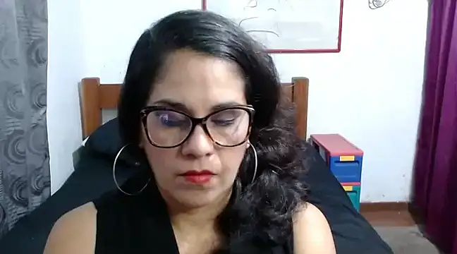 Mistresskloe01 online show from 12-13-24, 01:01