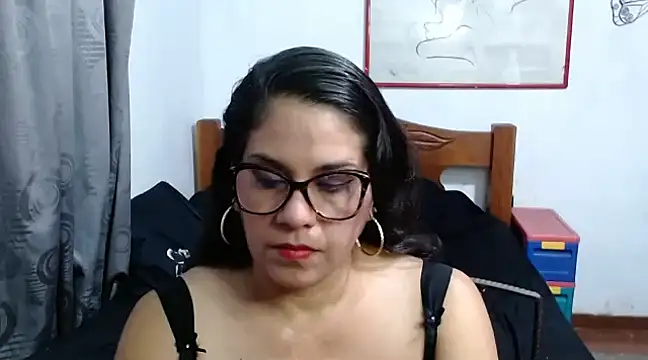 Mistresskloe01 online show from 02-01-25, 12:26