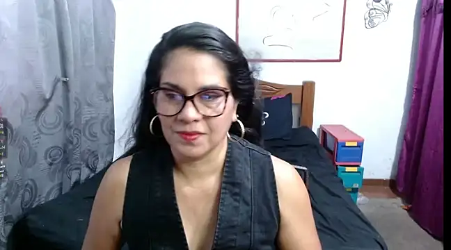 Mistresskloe01 online show from 02-11-25, 12:37