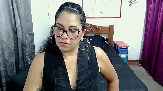 Mistresskloe01 online show from 09-12-25, 12:27