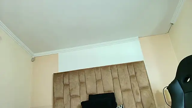 Naughty Kittenm online show from 03-09-26, 11:36