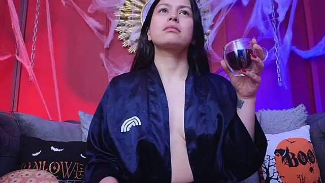 Julieta Russell online show from 10-28-25, 12:09