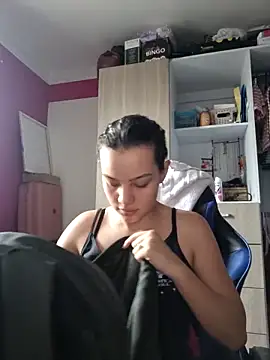 Snapshot of Angela_hank2 chatting on 09-22-25, 10:12 Angela hank2 online show from 09-22-25, 10:12