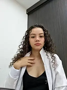 Snapshot of Angela_hank2 chatting on 10-11-25, 03:10 Angela hank2 online show from 10-11-25, 03:10