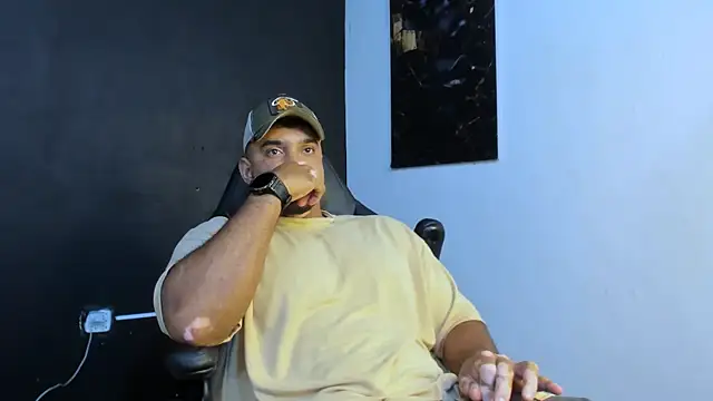 Snapshot of Big_furry_bear13 chatting on 05-09-26, 09:58 Big furry bear13 online show from 05-09-26, 09:58