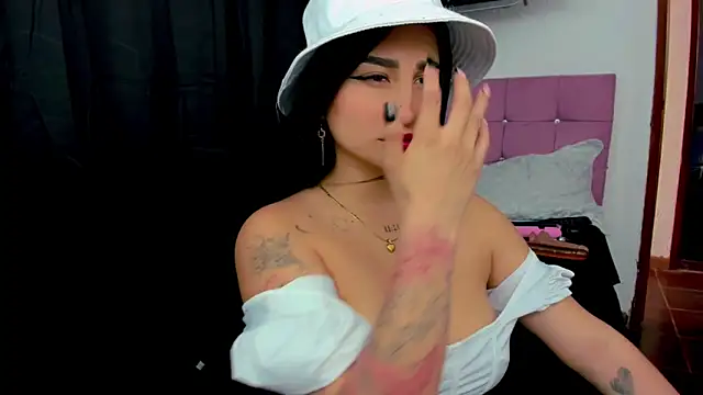 Snapshot of sunshine_uwu22 chatting on 09-15-25, 06:52 sunshine uwu22 online show from 09-15-25, 06:52