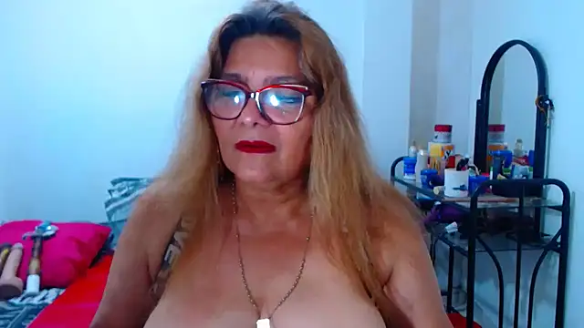 Snapshot of maturehot649 chatting on 03-01-26, 02:13 maturehot649 online show from 03-01-26, 02:13