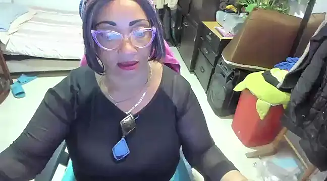 Snapshot of Mrs_mommy_ chatting on 01-25-25, 11:00 Mrs mommy online show from 01-25-25, 11:00