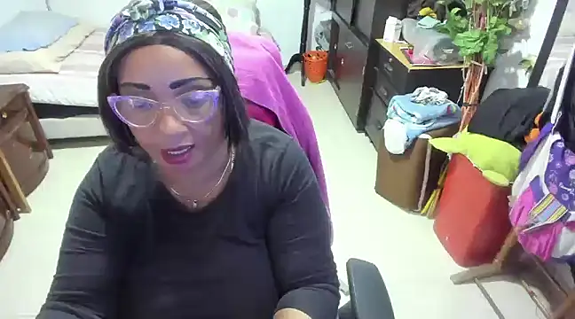 Snapshot of Mrs_mommy_ chatting on 01-29-25, 08:14 Mrs mommy online show from 01-29-25, 08:14