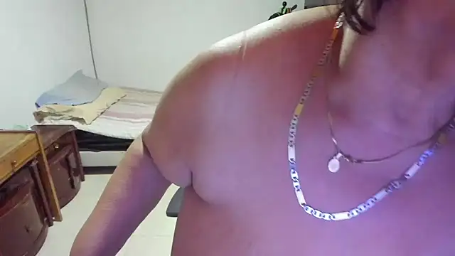 Snapshot of Mrs_mommy_ chatting on 02-01-25, 07:23 Mrs mommy online show from 02-01-25, 07:23