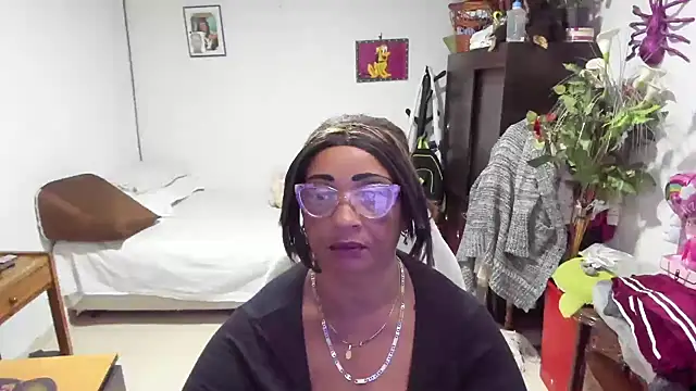 Snapshot of Mrs_mommy_ chatting on 02-13-25, 05:11 Mrs mommy online show from 02-13-25, 05:11