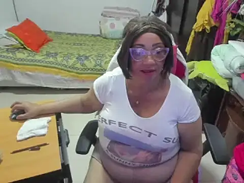 Snapshot of Mrs_mommy_ chatting on 02-26-25, 05:17 Mrs mommy online show from 02-26-25, 05:17