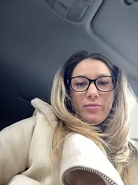 Snapshot of HotXMom chatting on 03-03-25, 04:36 HotXMom online show from 03-03-25, 04:36