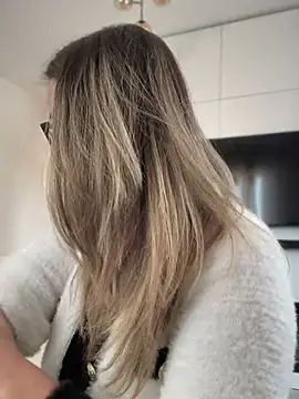 Snapshot of HotXMom chatting on 03-06-25, 07:57 HotXMom online show from 03-06-25, 07:57