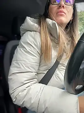 Snapshot of HotXMom chatting on 10-07-25, 05:48 HotXMom online show from 10-07-25, 05:48