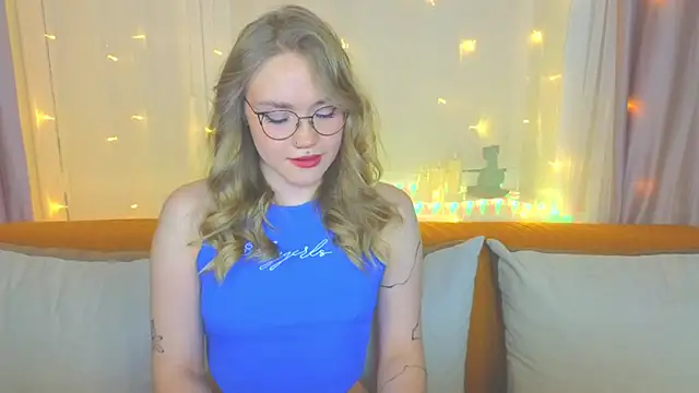 Aurora Golden1 online show from 02-09-25, 07:09