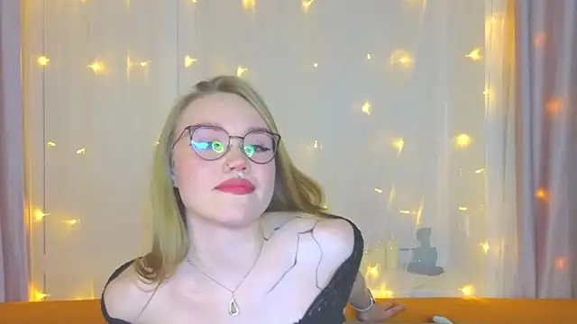 Aurora Golden1 online show from 03-12-25, 05:07