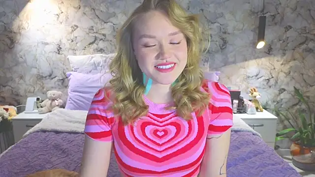 Aurora Golden1 online show from 11-20-25, 04:40