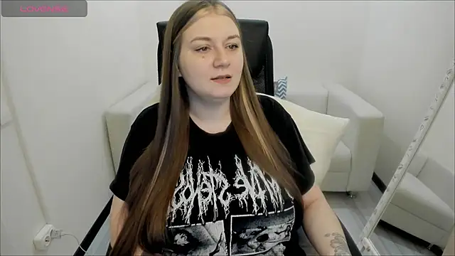 Snapshot of AlisaBacker chatting on 12-11-24, 08:04 AlisaBacker online show from 12-11-24, 08:04