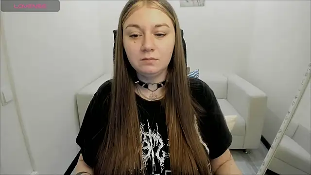 Snapshot of AlisaBacker chatting on 12-11-24, 11:19 AlisaBacker online show from 12-11-24, 11:19