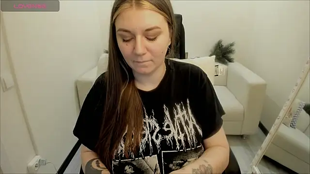 Snapshot of AlisaBacker chatting on 12-26-24, 10:41 AlisaBacker online show from 12-26-24, 10:41