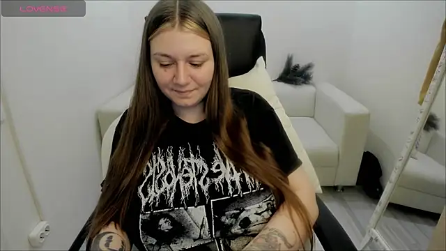 Snapshot of AlisaBacker chatting on 01-02-25, 10:22 AlisaBacker online show from 01-02-25, 10:22