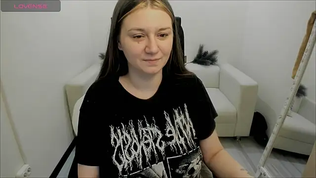 Snapshot of AlisaBacker chatting on 01-03-25, 01:27 AlisaBacker online show from 01-03-25, 01:27