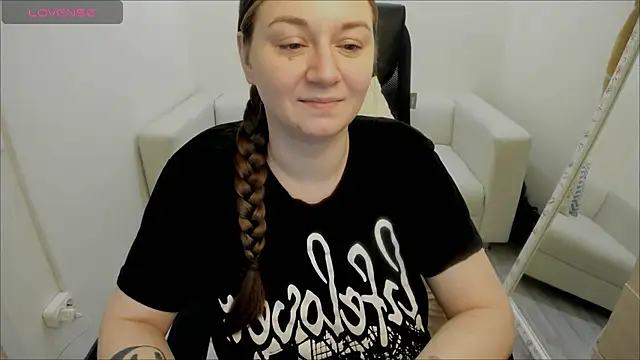 Snapshot of AlisaBacker chatting on 01-11-25, 04:38 AlisaBacker online show from 01-11-25, 04:38