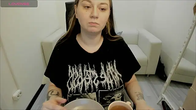 Snapshot of AlisaBacker chatting on 01-16-25, 06:56 AlisaBacker online show from 01-16-25, 06:56