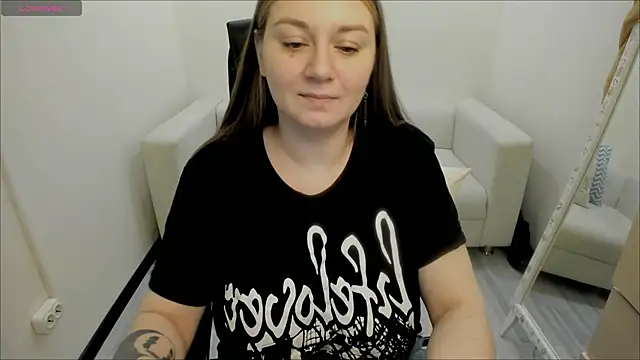 Snapshot of AlisaBacker chatting on 01-23-25, 11:48 AlisaBacker online show from 01-23-25, 11:48