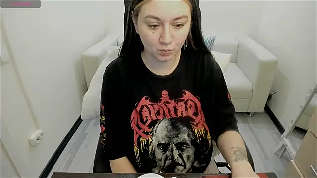 Snapshot of AlisaBacker chatting on 02-11-25, 07:27 AlisaBacker online show from 02-11-25, 07:27