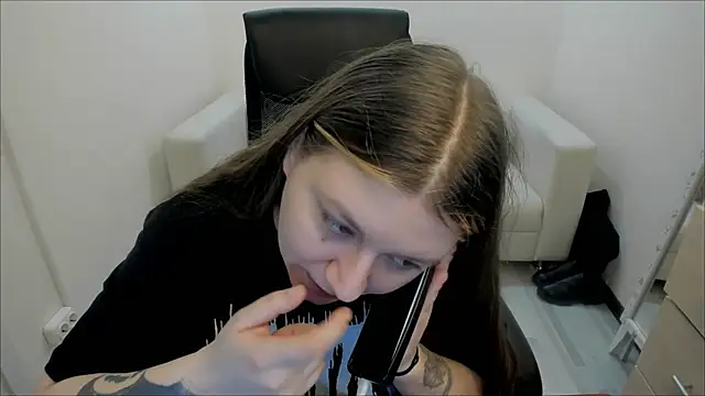 Snapshot of AlisaBacker chatting on 02-20-25, 10:04 AlisaBacker online show from 02-20-25, 10:04