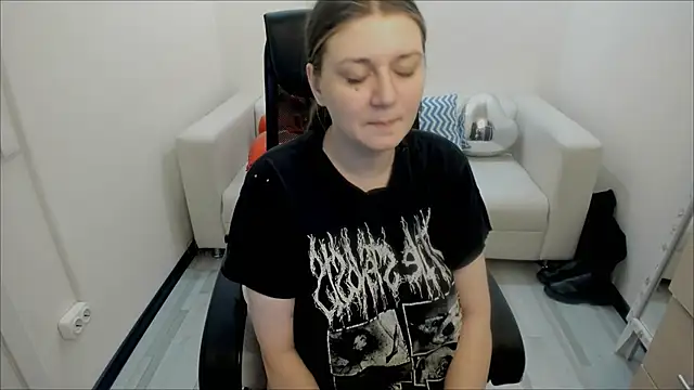 Snapshot of AlisaBacker chatting on 02-21-25, 01:22 AlisaBacker online show from 02-21-25, 01:22