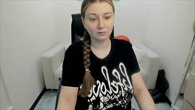 Snapshot of AlisaBacker chatting on 02-24-25, 09:31 AlisaBacker online show from 02-24-25, 09:31