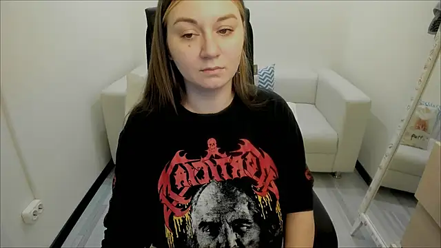 Snapshot of AlisaBacker chatting on 03-20-25, 07:35 AlisaBacker online show from 03-20-25, 07:35