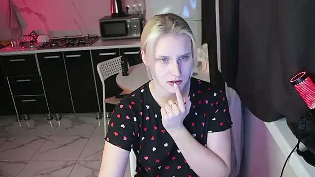 Snapshot of MertyXX chatting on 02-13-26, 10:06 MertyXX online show from 02-13-26, 10:06