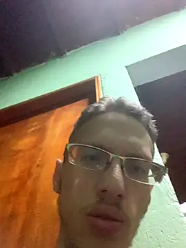 Snapshot of SOYMRX chatting on 11-21-25, 01:04 SOYMRX online show from 11-21-25, 01:04