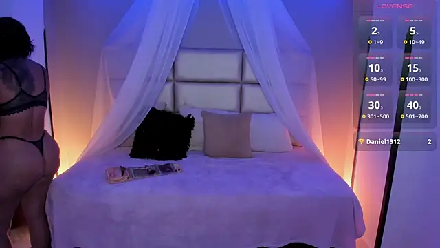 Snapshot of kristen_kassi chatting on 10-15-25, 07:47 kristen kassi online show from 10-15-25, 07:47