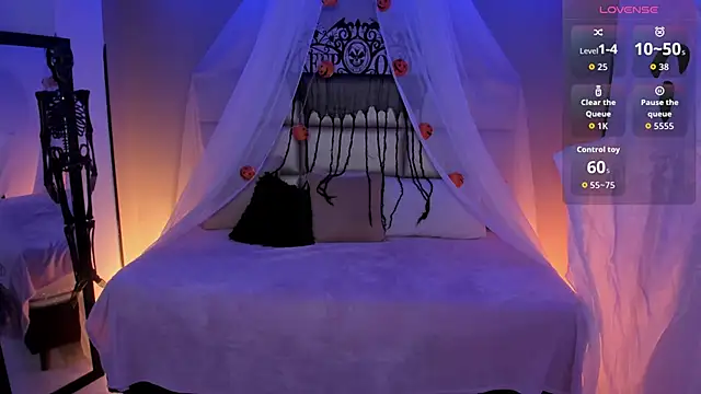 Snapshot of kristen_kassi chatting on 10-16-25, 10:00 kristen kassi online show from 10-16-25, 10:00